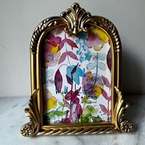 Gold Ornate Photo Frame for 5”x7” photo antique style